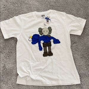 uniqlo kaws t-shirt size m